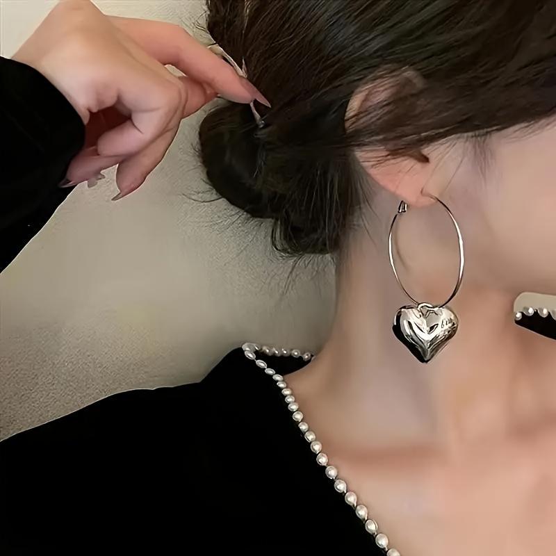 Серьги-кольца с подвеской в форме сердца - Модные украшения из сплава для женщин - Роскошный стиль для свиданий и отпусков