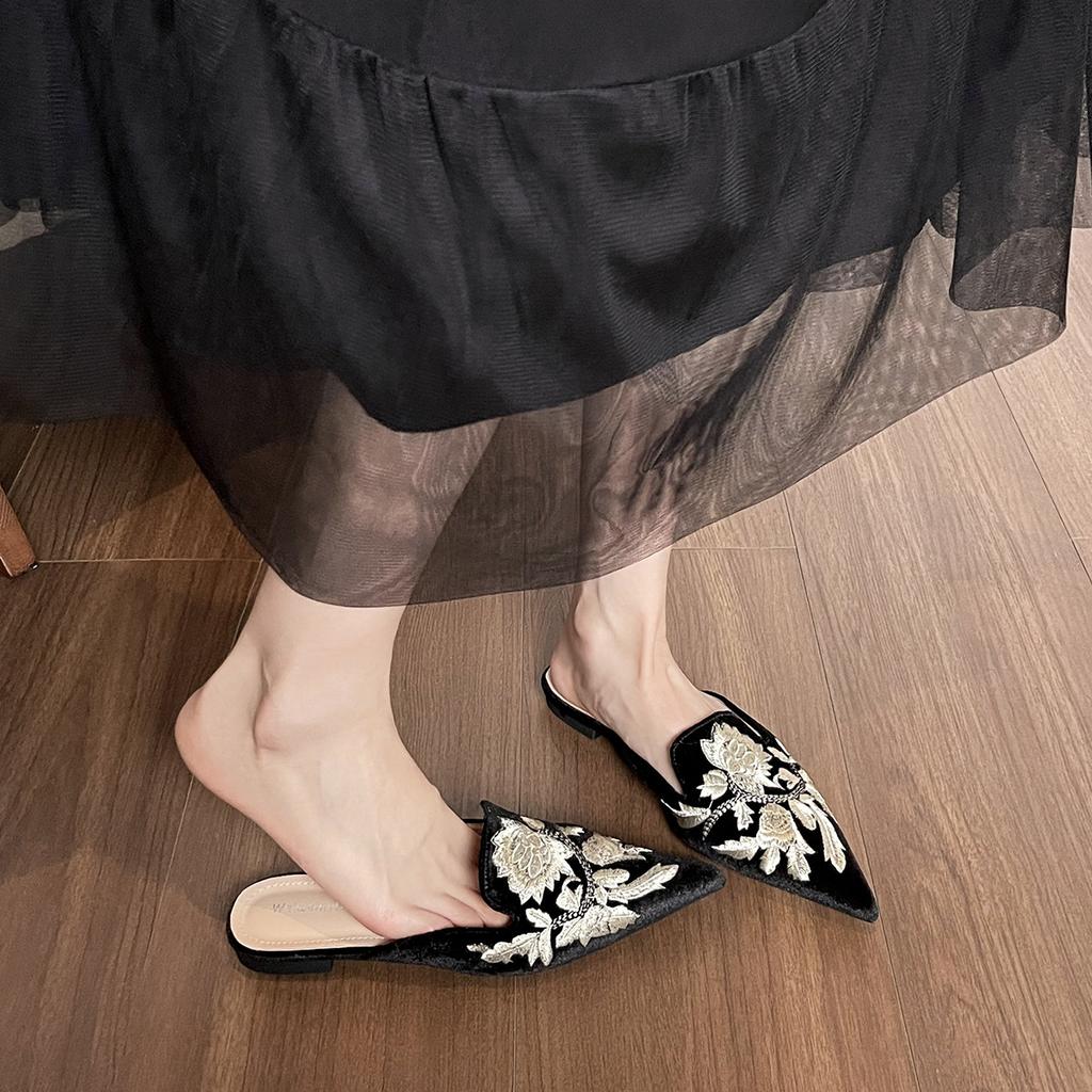 New Chinese Embroidered Bag Head Half Slippers Women's Summer Wear High-end Pointed Sandals Flat Bottom