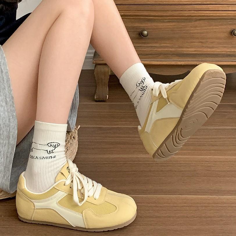 Lightweight Retro Versatile Flat Shoes Women's New Spring and Autumn Lightweight Casual Sports Shoes