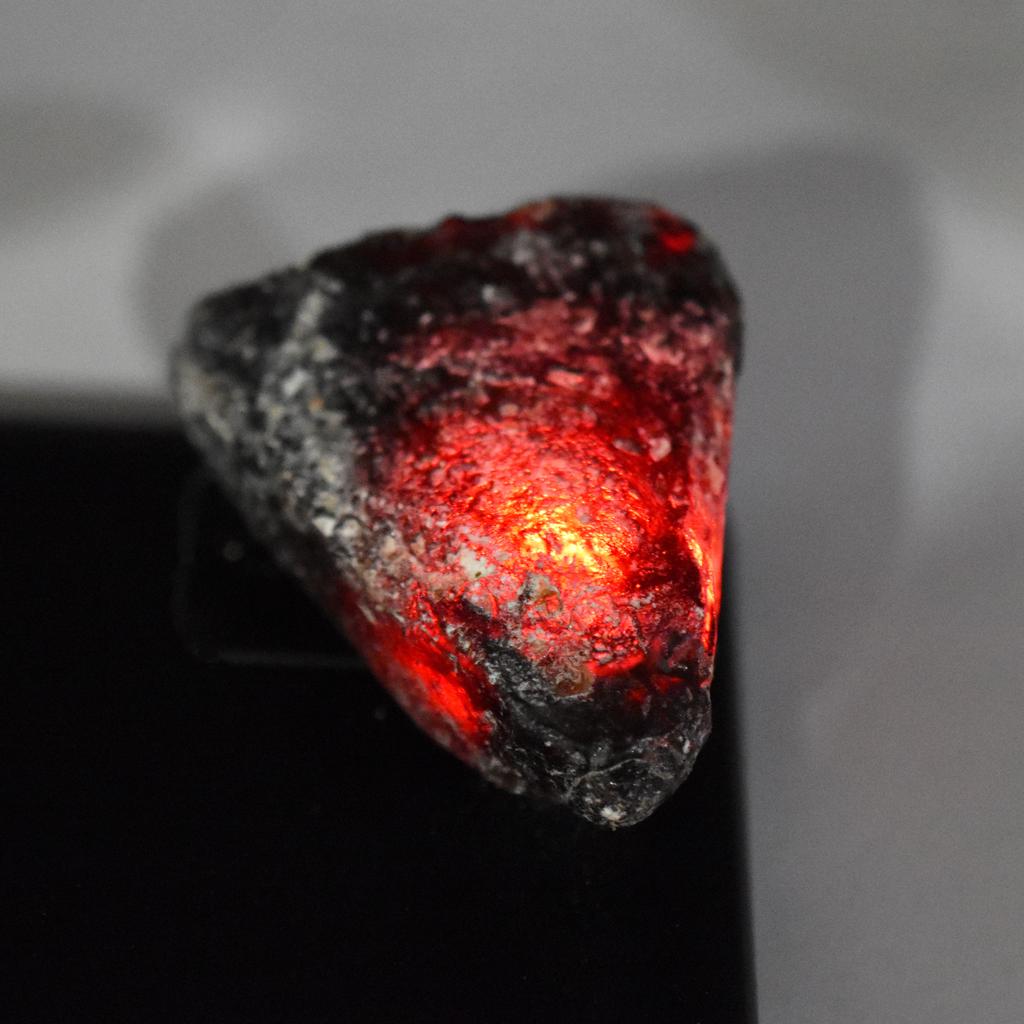 Natural Red Amber Loose Gemstone 94.70 ct Uncut Raw Rough for Lapidary and Gem Collections