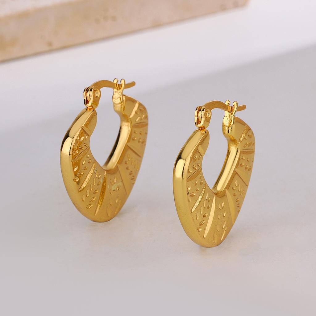 Earrings French light luxury love earrings 1111 simple temperament heart stud earrings titanium steel earrings