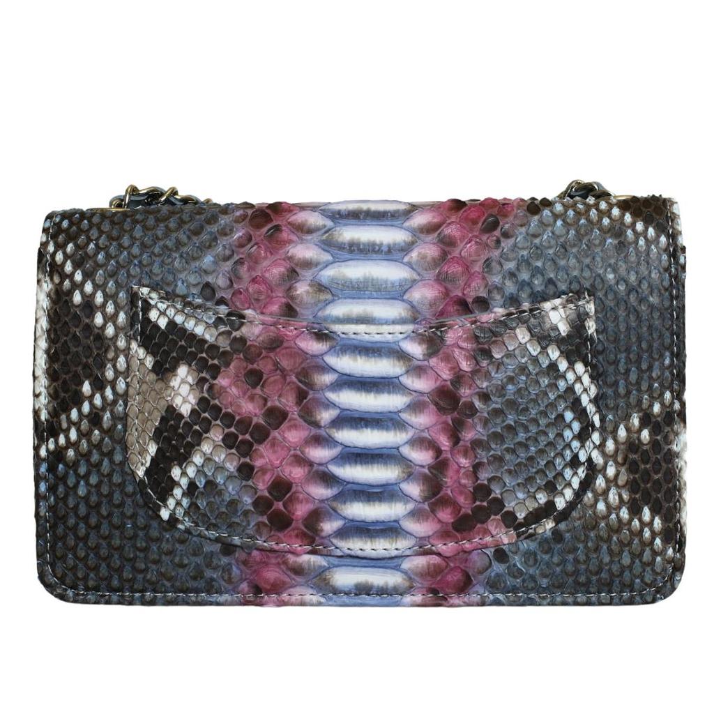 Модель женской сумки из натуральной кожи ограниченного выпуска