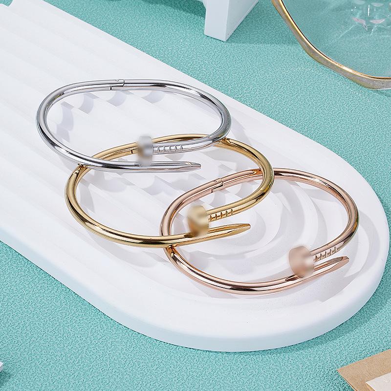 Классический браслет женский легкая роскошь браслет-гвоздь горячие аксессуары