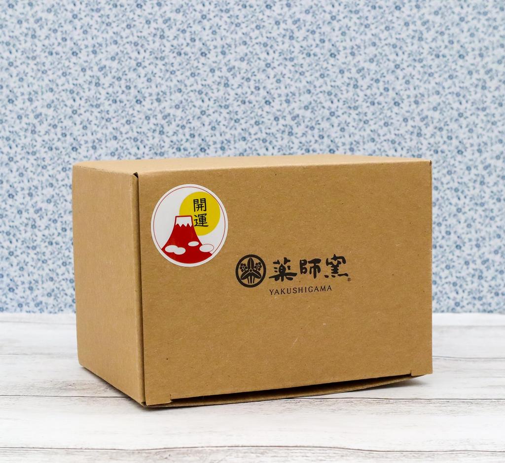 Yakushi Kiln Fukuzukushi Good Luck Maneki-neko (White, Small) (with Sticker)