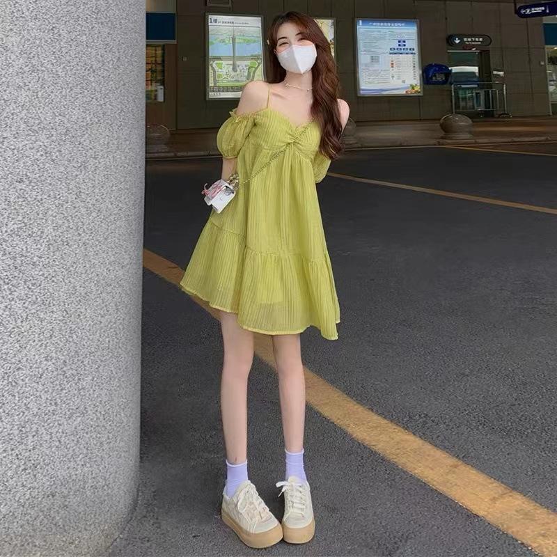 New solid color dress summer one-word neck bubble sleeve temperament fashionable and thin big swing skirt ins tide