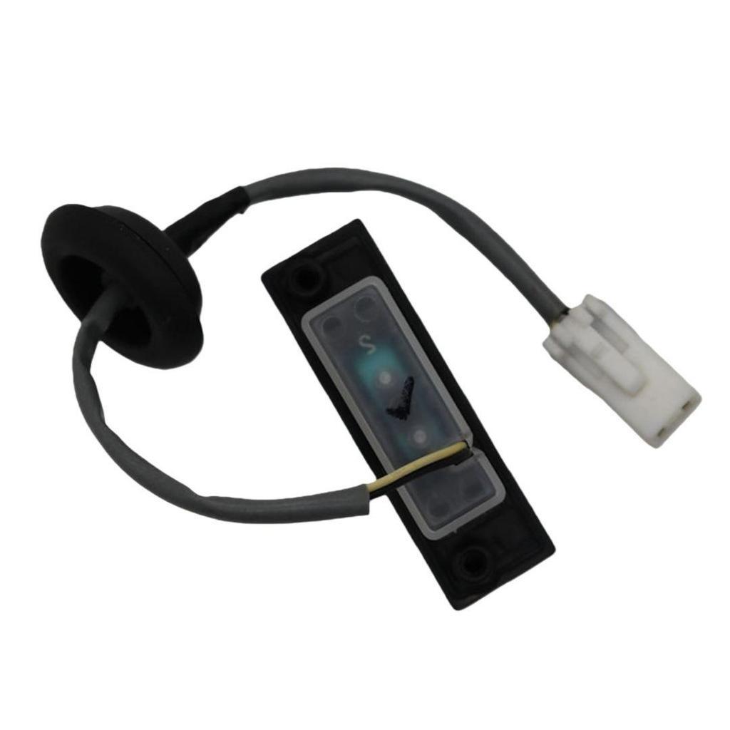 81260-2L000: Hyundai i30 Rear Tailgate Starter Handle.