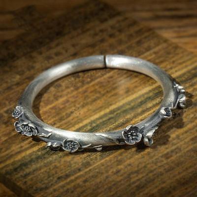 Винтажный трехмерный цветочный браслет с элегантным и универсальным отверстием, женский ювелирный браслет с цветком сливы