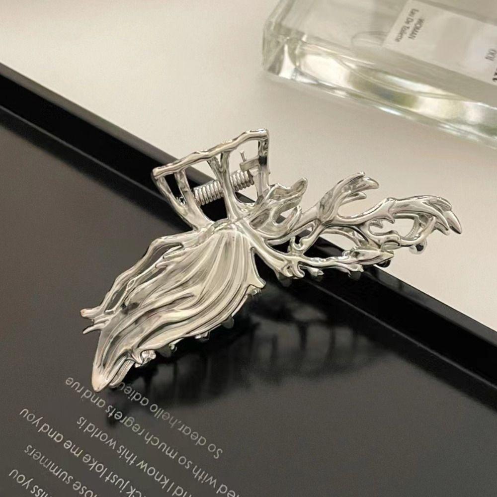 Y2K Geometric Hair Claw Clip Vintage Alloy Shark Clip Fashion Gripper Women Girl Hair Accessory