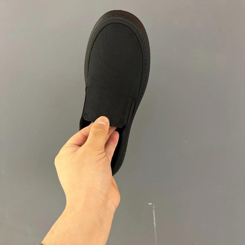 Модные повседневные туфли на платформе для мужчин, классные молодежные туфли, уличная обувь чистого черного цвета, дышащая мужская повседневная обувь на плоской подошве, размер плюс 45