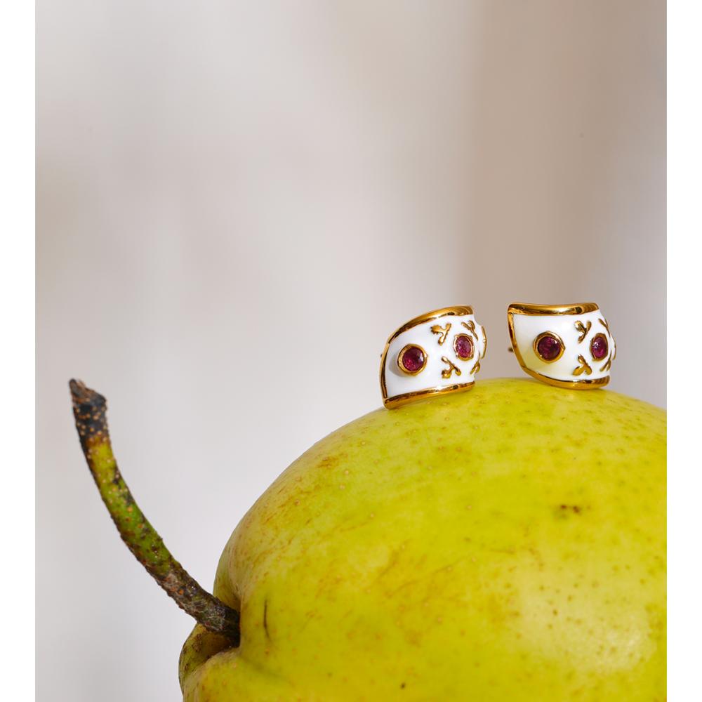 Eetit Белые эмалевые серьги-хагги C-образной формы с цирконием для женщин, из нержавеющей стали, для повседневной носки, высококачественная шикарная бижутерия, гипоаллергенные