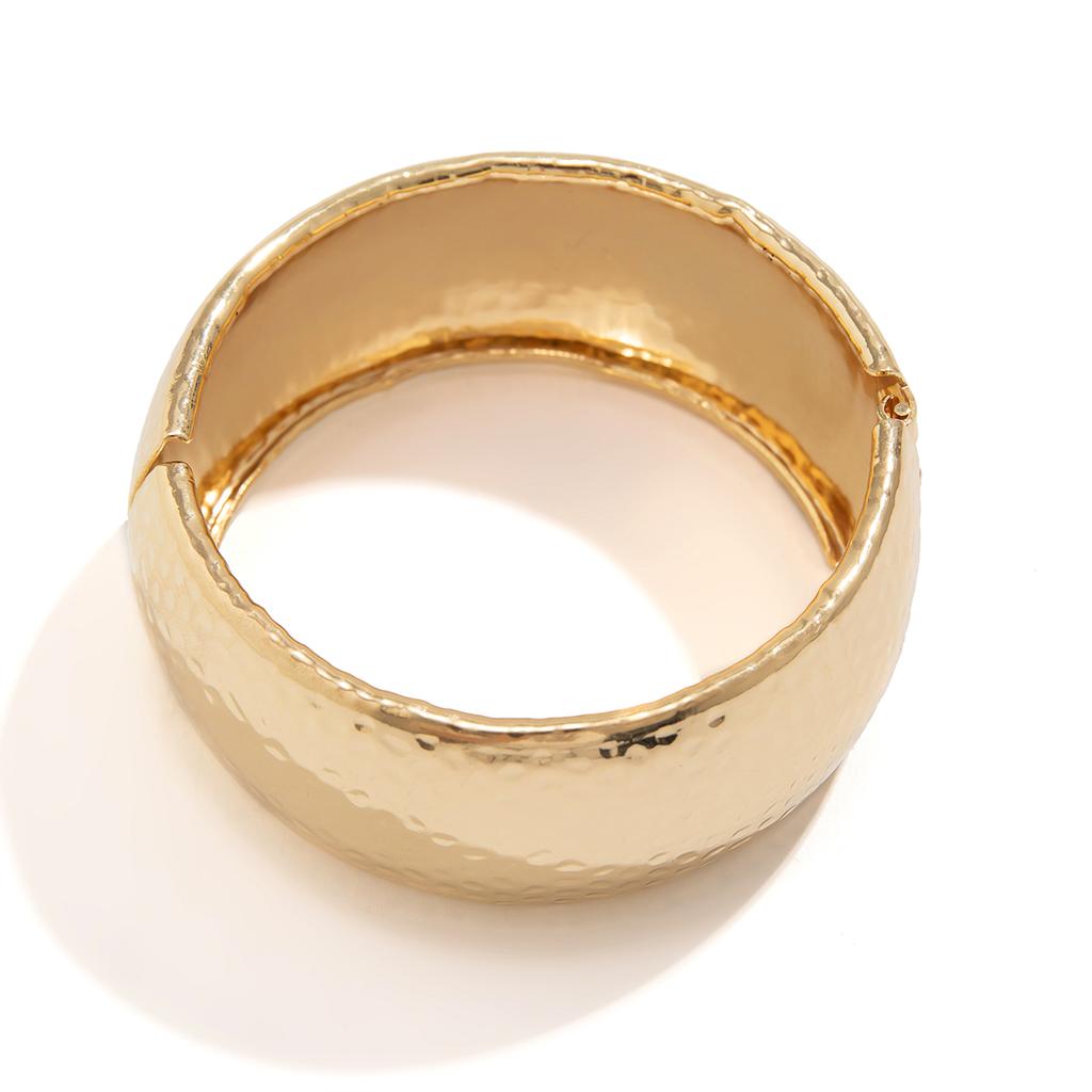 Exaggerated Punk Big Heavy Metal Wide Closed Bangles for Women Trend 2026 Vintage Arm Bracelet Pulseras Grunge Jewelry Steampunk