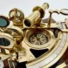 Антикварный латунный секстант - навигационный инструмент для астрономии и морской навигации. Антикварный морской компас секстант винтажный морской.