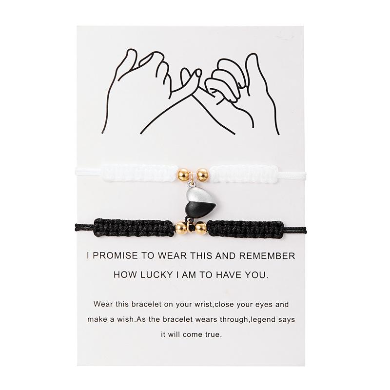 Набор магнитных кулонов-сердец и браслетов: Подарок для пары лучших друзей