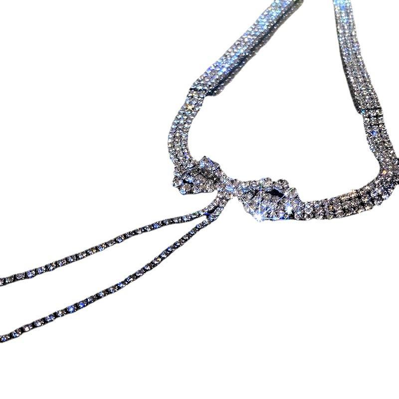 2023 Новое корейское ожерелье, модное женское ожерелье, блестящий кулон, блестящее ожерелье, магазин тусовщиц, универсальное сексуальное и элегантное очаровательное ожерелье, длинный кулон