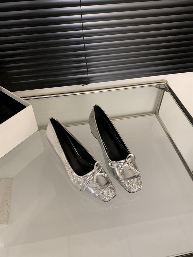 High-end Square Head Light Mouth Single Shoes Women's Spring and Autumn New Korean Version French Temperament Evening Wind Thick Heel Silver High Heel