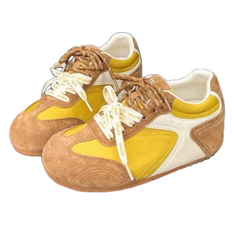 2025 осень новые красные на плоской подошве немецкие тренировочные туфли женские ретро повседневные спортивные маленькие белые туфли универсальные на шнуровке туфли Форреста Гампа