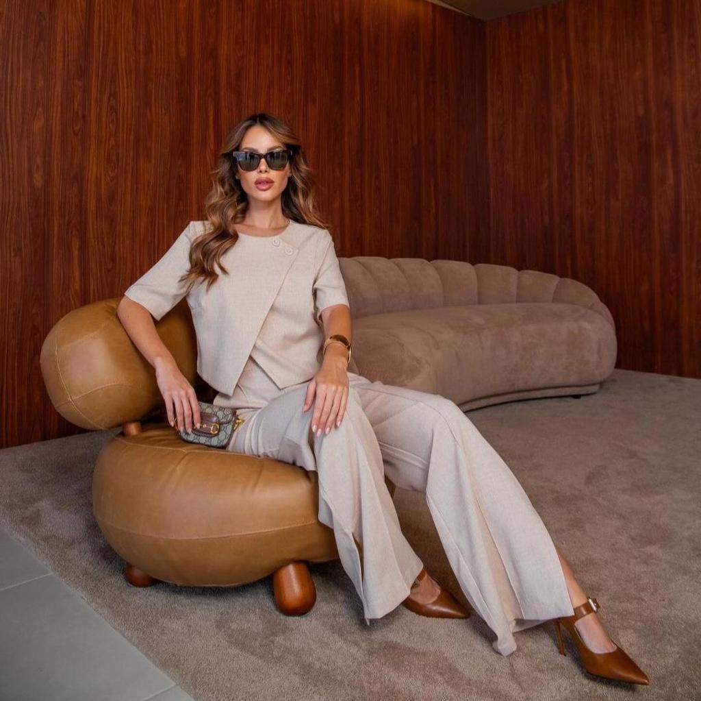 Летний шик 2024 Однотонный комплект с высокой талией: Облегающий топ и брюки широкого кроя