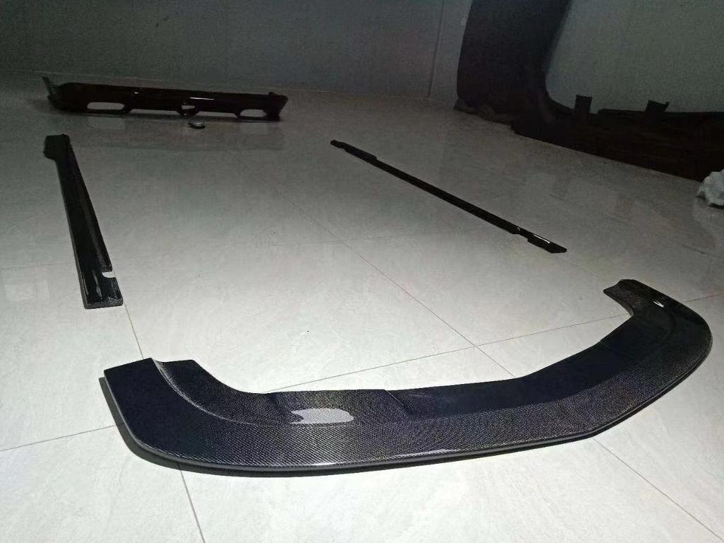Комплект обвесов Carbon FullSet для Dodge Challenger 2008-2019 гг