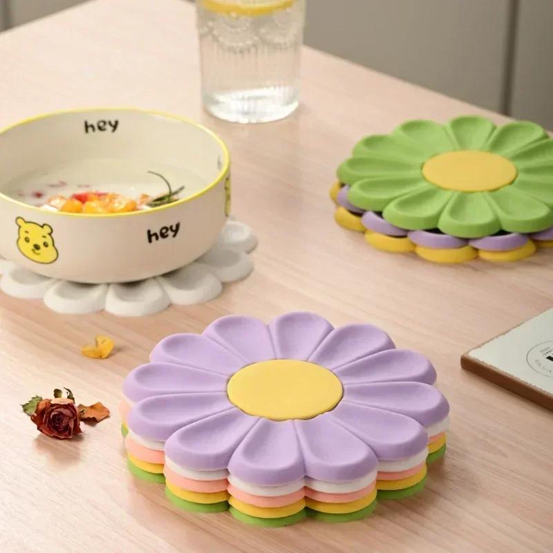 Household Creative Shape Silicone Coaster Colorful Daisy Kitchen Table Heat Resistant Anti-scalding Mat Coaster Table Decor