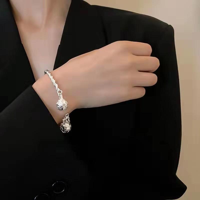 Heart Stylish Alloy Bracelet For Women Modern Highend Fashion Hand Ornament