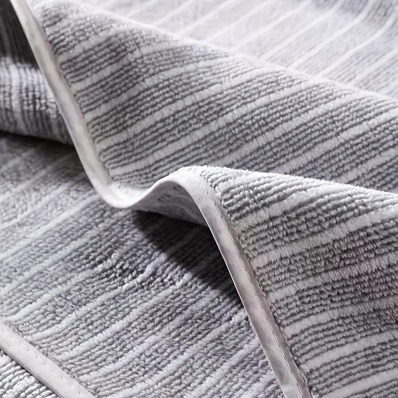 Очень большие банные полотенца 105x200см - Супервпитывающая быстросохнущая микрофибра с современным полосатым дизайном для спа, спортзала, ванной комнаты, пляжа и путешествий