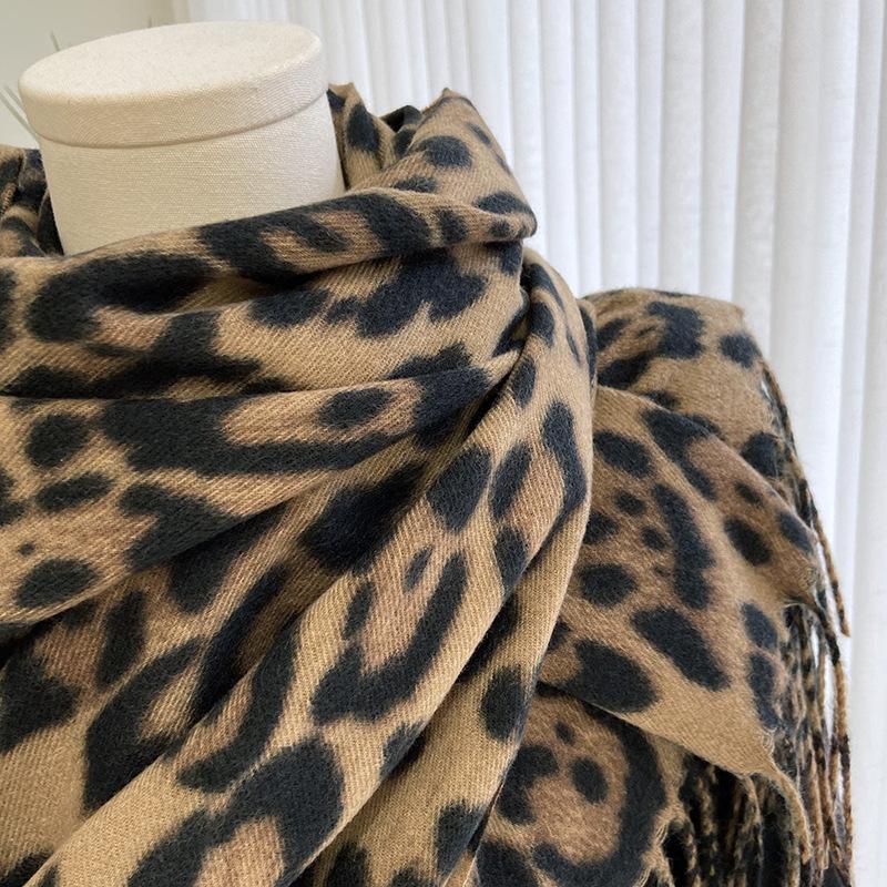 Leopard Print Scarf Women's Autumn and Winter Classic Thickened Imitation Cashmere Printed Fringed Shawl European and American Warm Scarf