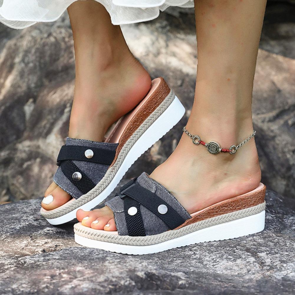 Модные женские тапочки 2025 Лето Новая мода Элегантная тканевая обувь для женщин Тапочки на платформе с танкеткой и открытым носком Женские Zapatos De Mujer