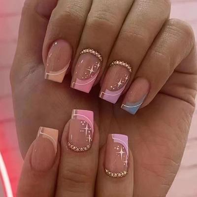 Белые губы Звездочки Накладные ногти Маленькие цветочные типсы Мода Нажмите на ногти Женщины Девушки