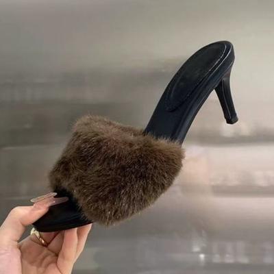 Модные женские пушистые тапочки на высоком каблуке, модные элегантные туфли с острым носком, новинка 2025 года, осенние туфли-лодочки с ремешком на пятке, вечерние zapatillas mujer