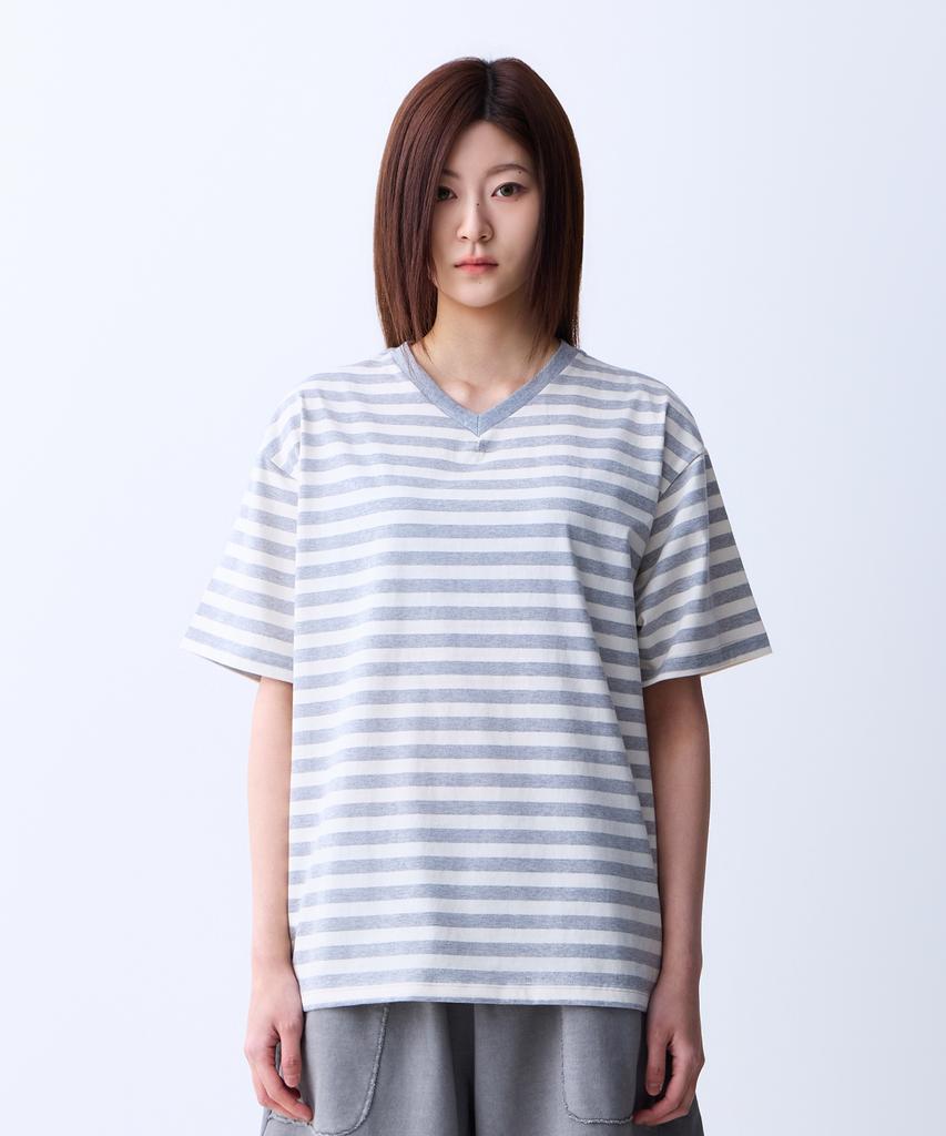 ADERNM Summer Daily Big Stripe Crop V-Neck T-Shirt Light Gray