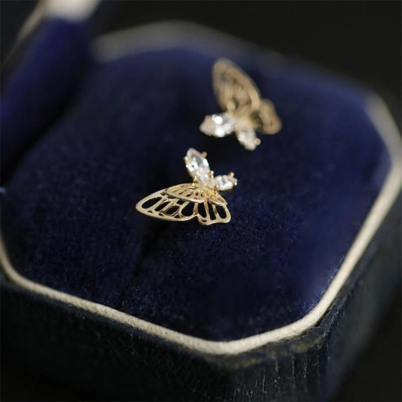 Серьги-гвоздики Huitan Fresh Gold Color Butterfly, женские модные серьги с ослепительным камнем CZ, эстетичные женские украшения, новые