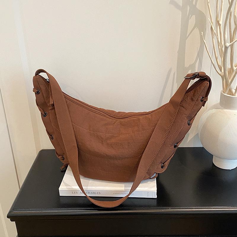 Модный тренд сумка-пельмень повседневная текстура осень и зима новая сумка большой вместимости 2025 женская на плечо сумка-мессенджер