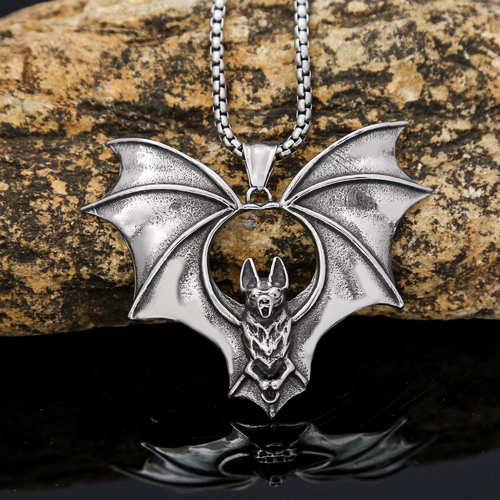 Classic Design Stainless Steel Bat Necklace Men Punk Hip Hop Biker Animal Pendant Jewelry High Quality Halloween Gift