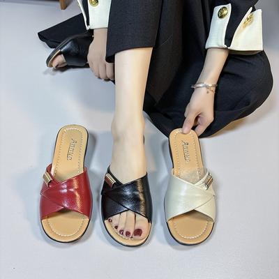 Женские летние шлепанцы с открытым носком на плоской подошве, модные женские повседневные пляжные туфли на металлической танкетке, сандалии на плоской подошве для мам, размер 36-43