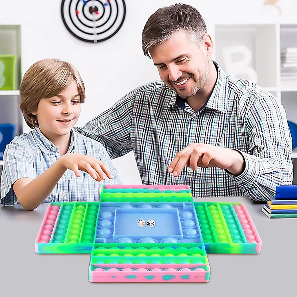 Шахматная доска для 4 игроков Pop Fidget Игрушки с 2 кубиками Большой размер Пузыри Сенсорная игра для детей и взрослых Пузырь-лопалка Для аутизма