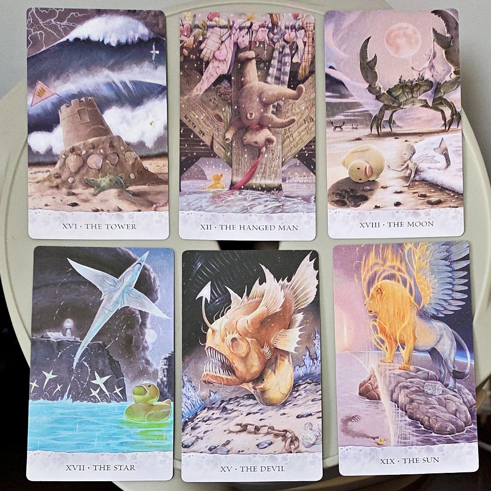 Tarot of Tides: The Adventures of A Duck Named Bob ― Unique 78-Card Tarot Deck 12*7cm in Rigid Box - Double-embossed Cardstock