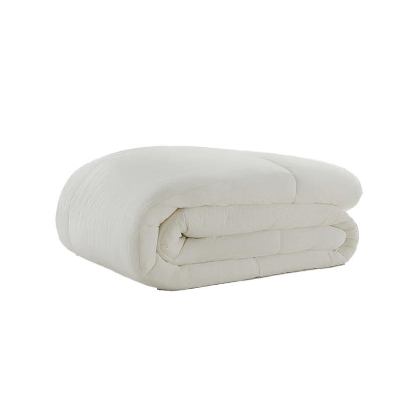 Playboy Lightweight Polyester Quilt