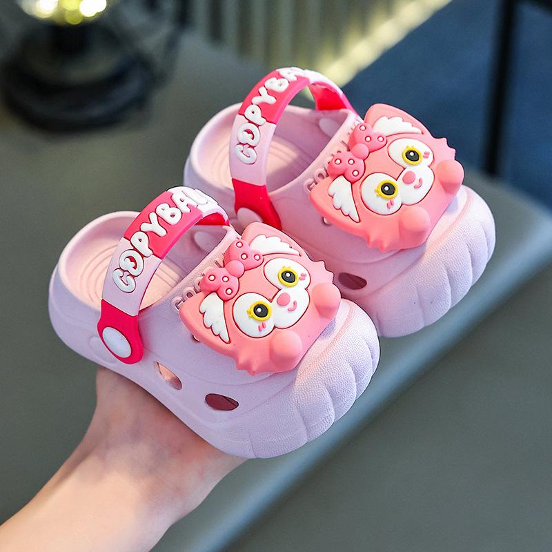 Children's summer clogs for girls, indoor non-slip cartoon sandals for boys, toddlers, and older kids, suitable for outdoor beach wear