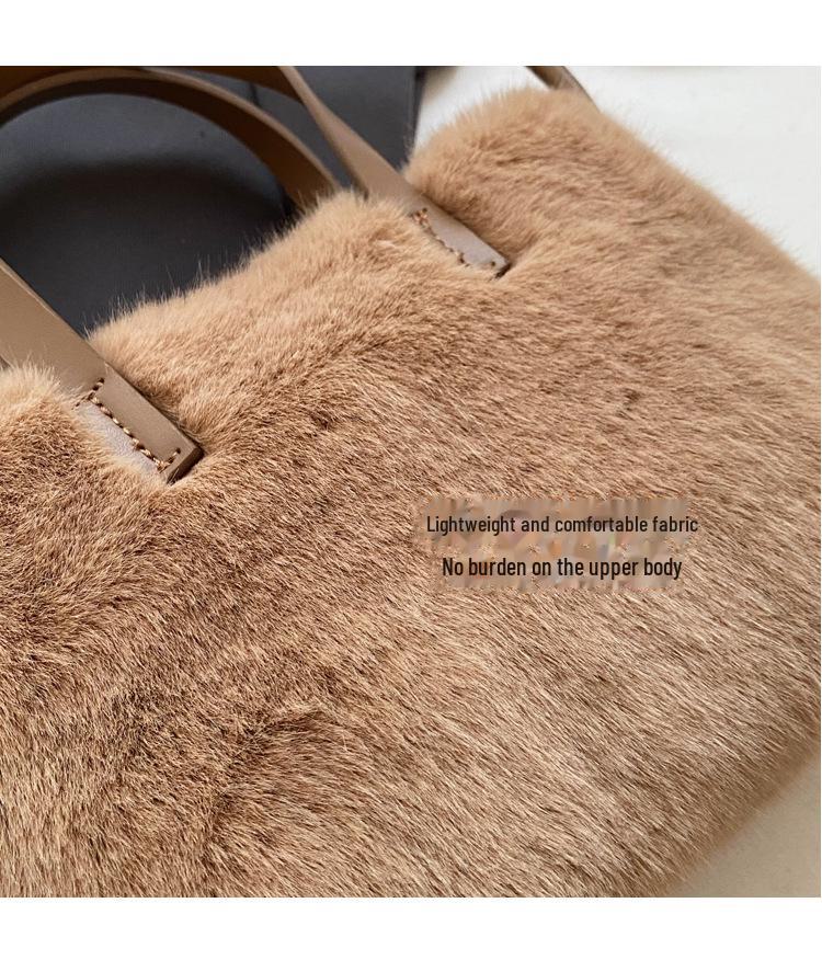 Зимняя плюшевая сумка в европейском и корейском стиле 2025 года - высококачественная маленькая сумка через плечо