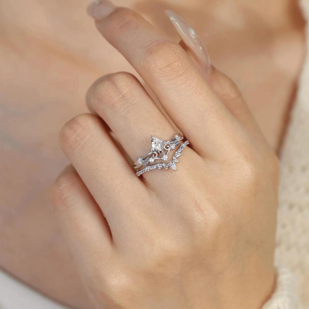S925 Sterling Silver Rhombus Zirconia Flower Vine Ring for Women - High-end European and American Style.