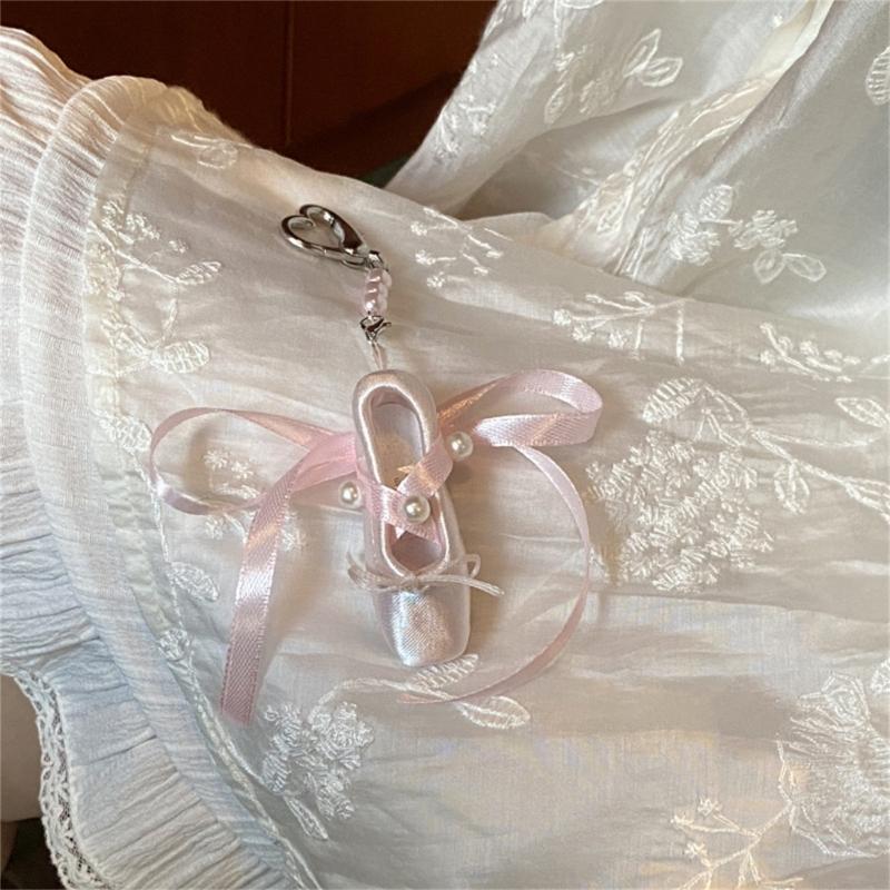 Модный брелок-шарм в виде балетки с жемчугом и лентами, милый и стильный аксессуар, портативный для девочек