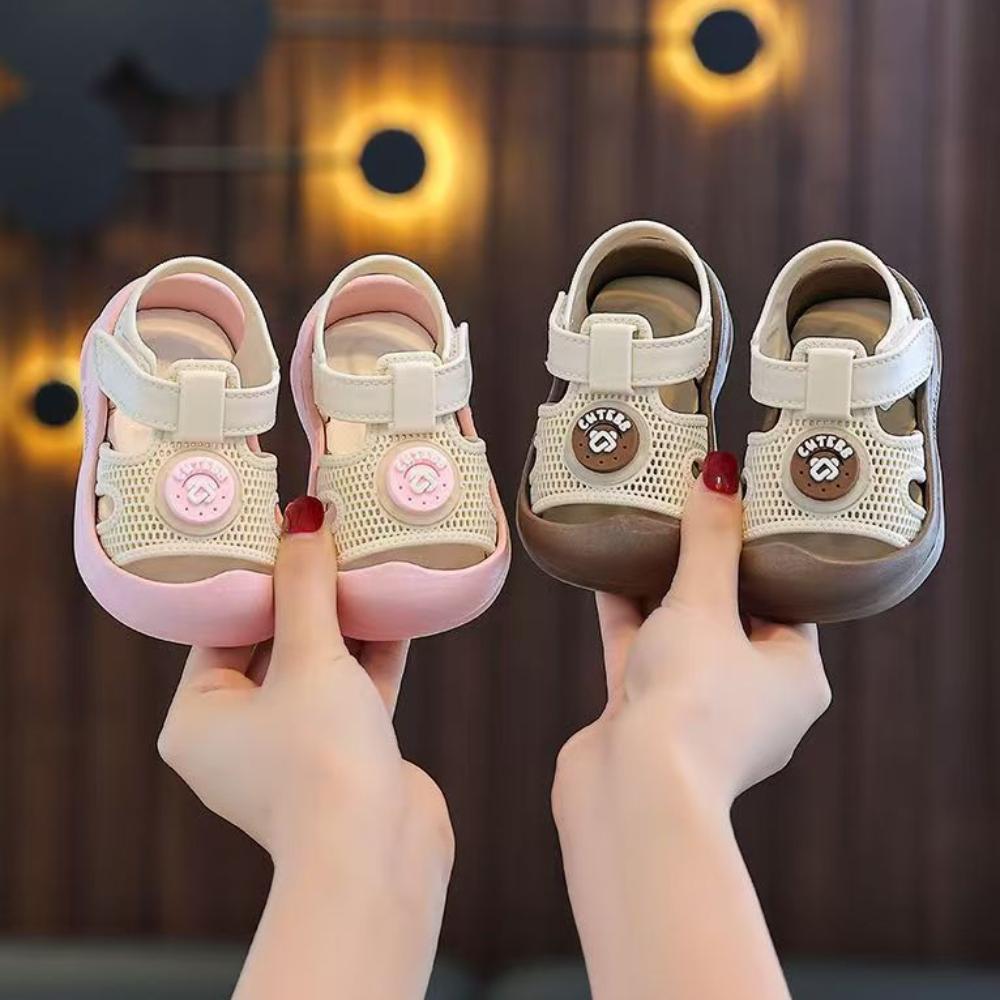 Baby Cute Baotou Anti Collision and Anti Slip Sneakers, Children's Fashion Soft Bottom, External Velcro Sandals