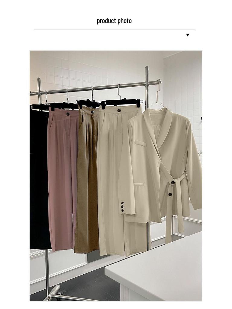 Весенний женский розовый блейзер и брюки палаццо