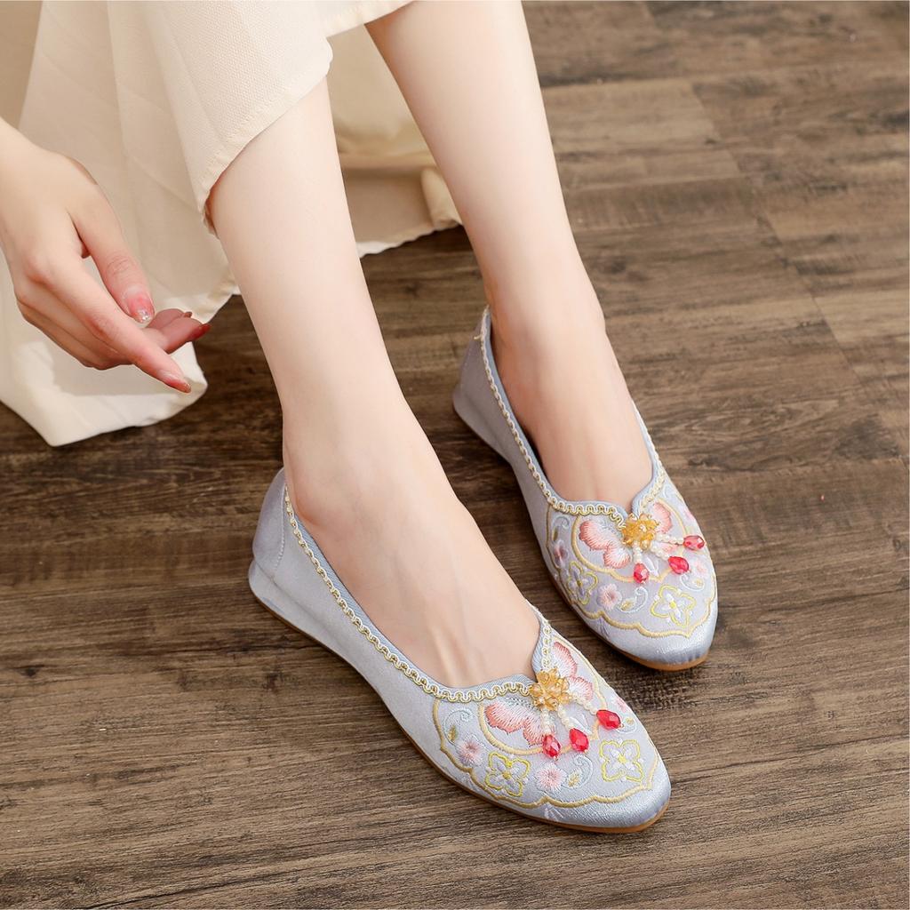 [Yurou] New Cheongsam Ancient Women's Shoes Hanfu Shoes Ethnic Style Low-heeled Women's Embroidered Cloth Shoes In the Summer of 2024