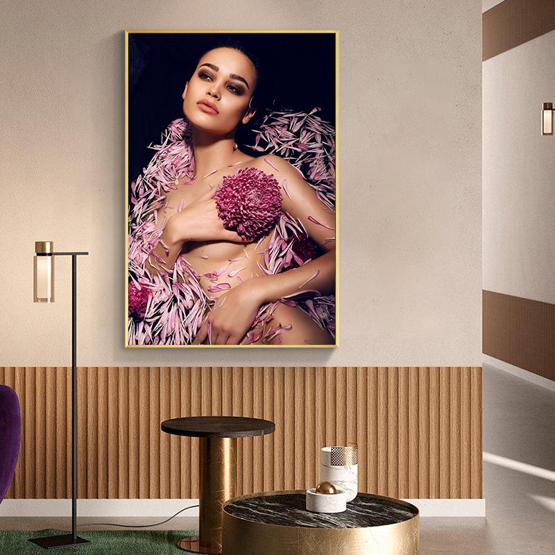 Современная обнаженная женщина с лепестками, холст, живопись, постеры и принты, скандинавская настенная художественная картина для гостиной, домашний декор