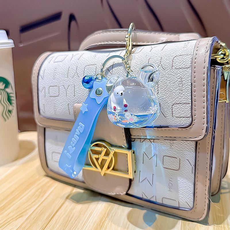 Брелок-подвеска «Белый медведь с маслом и зыбучим песком»: Милая мультяшная хрустальная подвеска для рюкзаков и многого другого