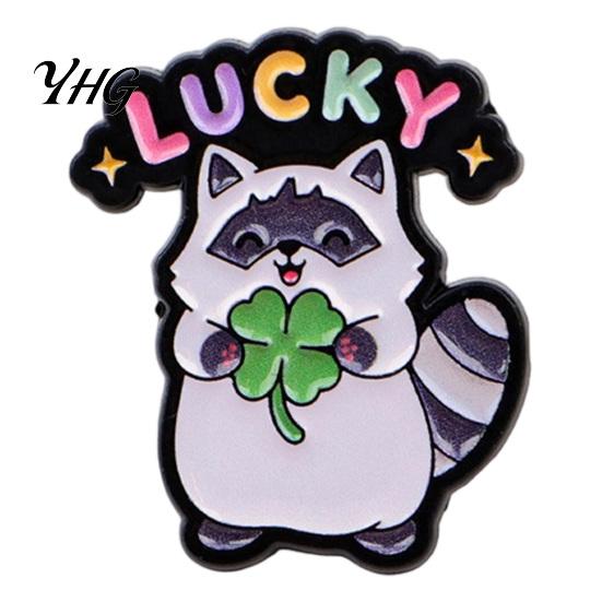 Easy to Use Lapel Pins Cartoon Raccoon Brooch Pin, Animal Decorative Enamel Badge, Alloy Theme Pin for Jackets Backpacks Hats Scarves Clothing