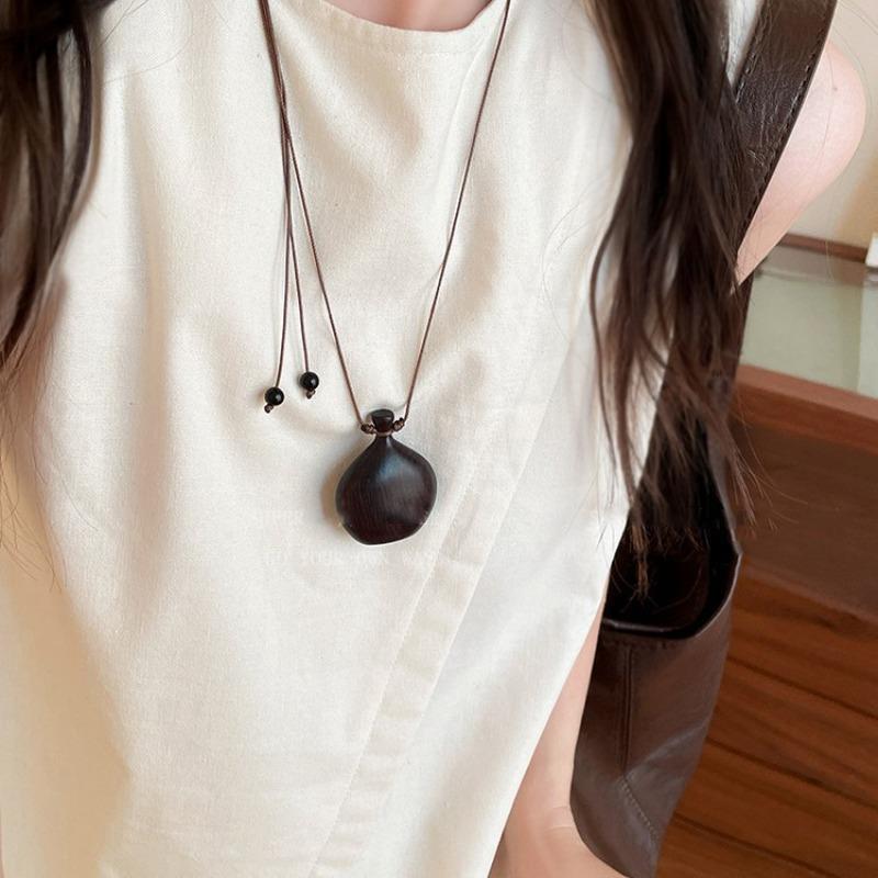 Hollowed Smudging Resin Pendant Necklaces for Women Wooden Hanging Wine Pot Long Neck Chains Adjustable Vintage Rope Jewelry F