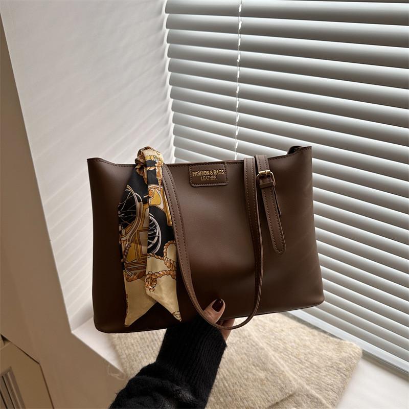 Chic And Elegant Large Capacity Pu Tote Bag For Women Perfect For Daily Commute
