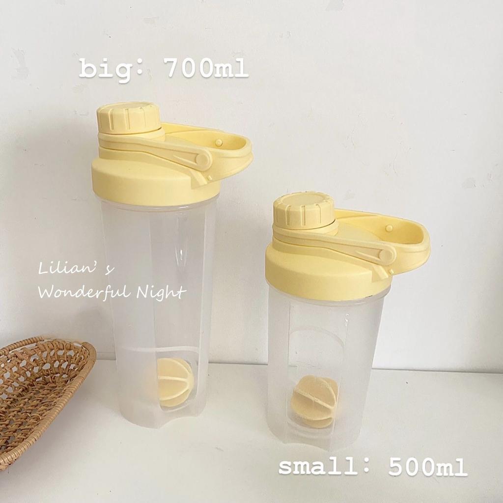 Large Capacity Plastic Shaker Cup Protein Powder Shake Mixing Cup Outdoor Fitness Scale Sports Cup Handle Screw Cap